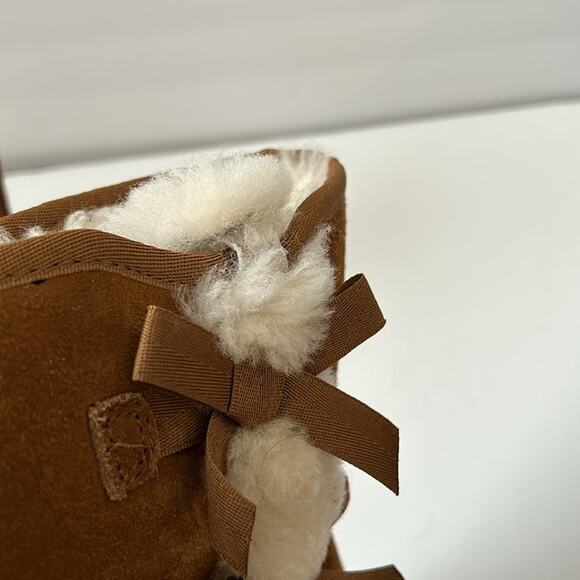 UGG Koolaburra Victoria Short Boots Size 8 Women's Brown Bow Suede Leather - Picture 8 of 12